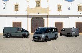 Kia PV5 Passenger and Cargo, 2025, group
